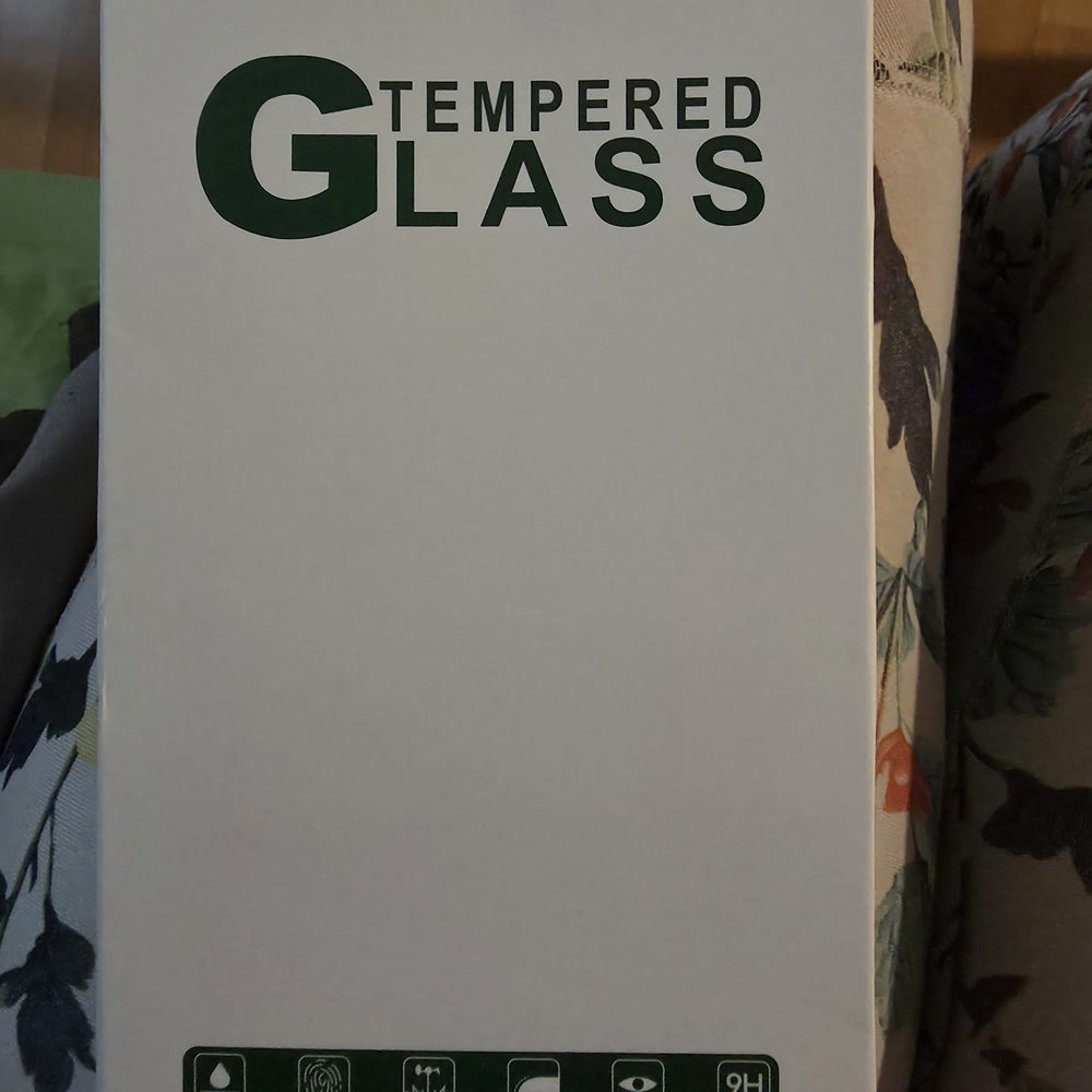 2 Tempered Glass Privacy Screen Protector For S25 With 2 Camera Protecters.